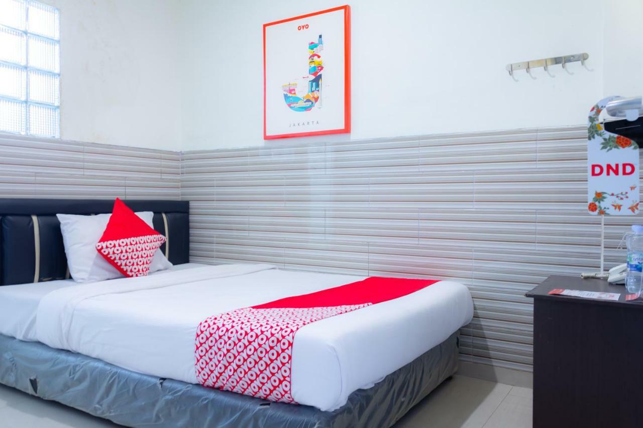Hotel Oyo 730 Wisma 38 2*